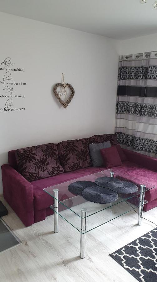 Apartament New Jork Olštýn Exteriér fotografie